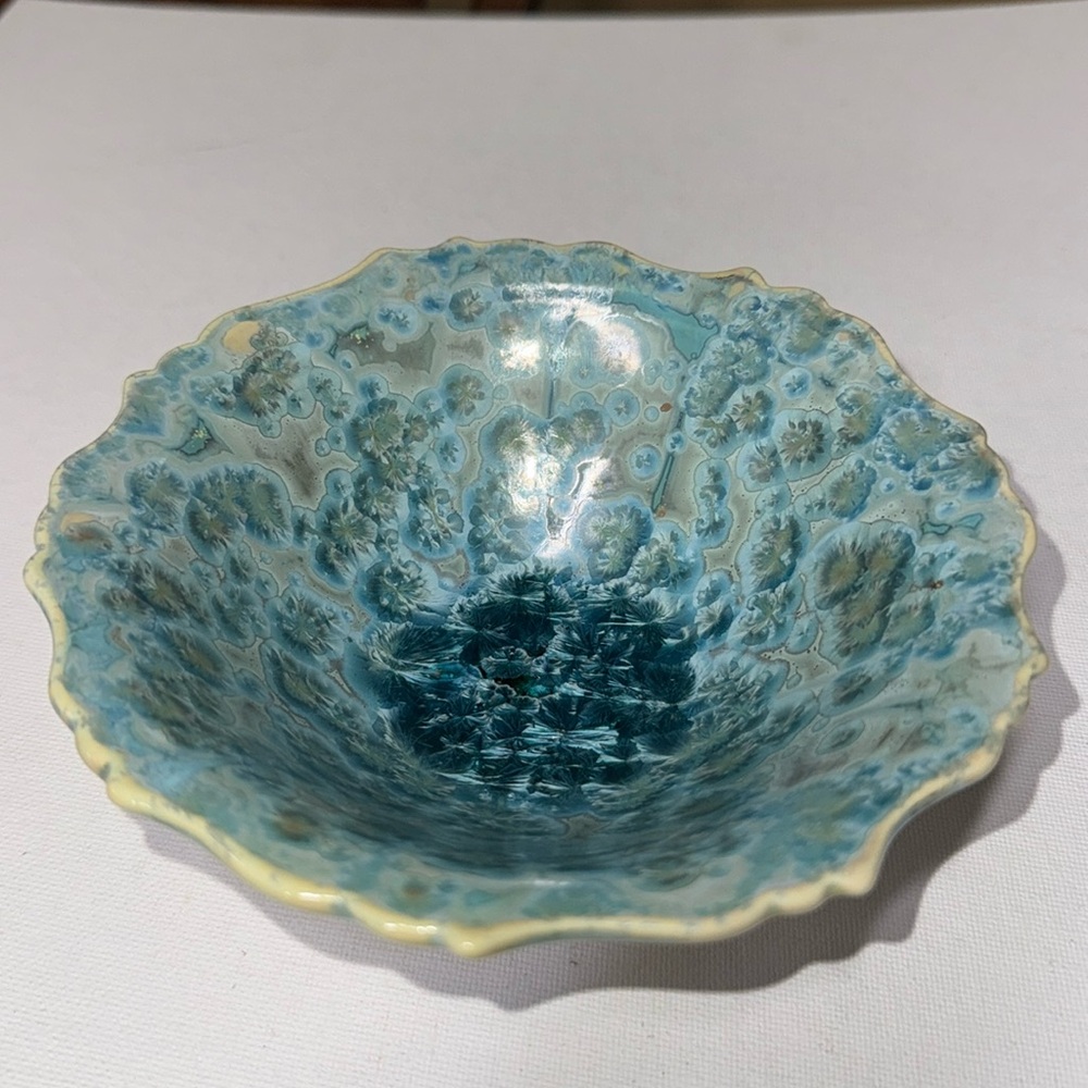 Edgecomb Potters Maine RUFFLE BOWL Teal Blue Turqoise Crystalline Glaze 6” diam.